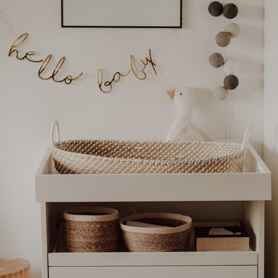 Seagrass changing basket with insert mat – space-saving &amp; stylish alternative to the changing table
