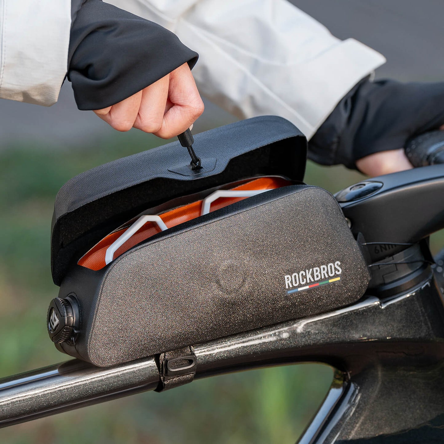 ROAD TO SKY Magnetische Oberrohrtasche 100 % Wasserdicht