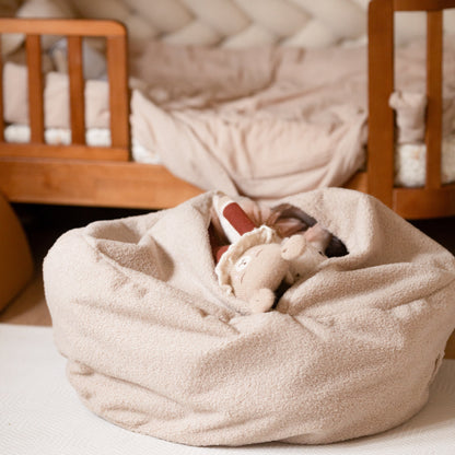Sitzsack Boucle Teddy mit Stauraum | Hide and Seat by Kisu