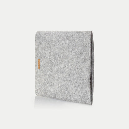 Case for iPad Pro 11" - 3rd Gen | Made of felt and organic cotton | Light gray - tracks | Model "LET"