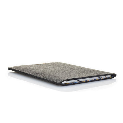 Hülle für Galaxy Tab S6 lite | aus Filz und Bio-Baumwolle | anthrazit - bloom | Modell "LET"