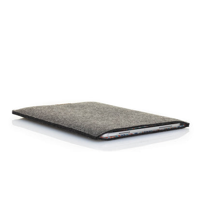 Tablet Hülle nach Maß | aus Filz und Bio-Baumwolle | anthrazit - Colorful | Modell "LET"