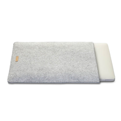 Case for iPad Pro 11" - 3rd Gen | Made of felt and organic cotton | Light gray - tracks | Model "LET"