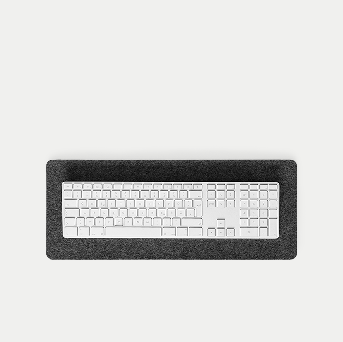 Felt and cork desk pad | 20 x 50 cm | anthracite