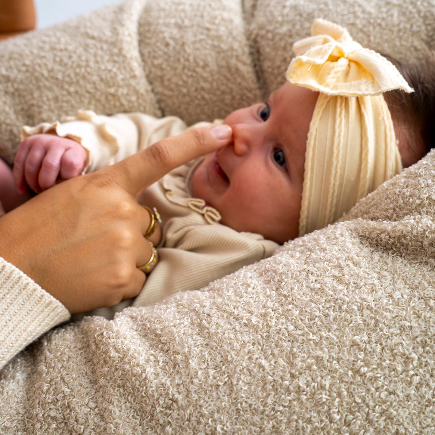 Stillkissen & Schwangerschaftskissen Bouclé Teddy XXL – ergonomisch, weich & vielseitig