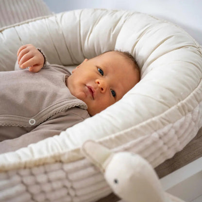 Babynest Cord creme – weich & mitwachsend