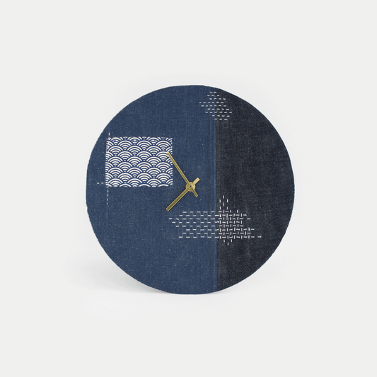 Wanduhr Wabi Sabi Denim rund 30 cm | Denim - Gold | Design: Fukuoka