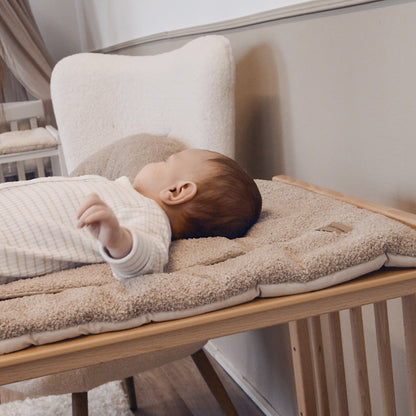 Wickelauflage Teddy Boucle mit Unterlage – natürlich & kuschelig für dein Baby