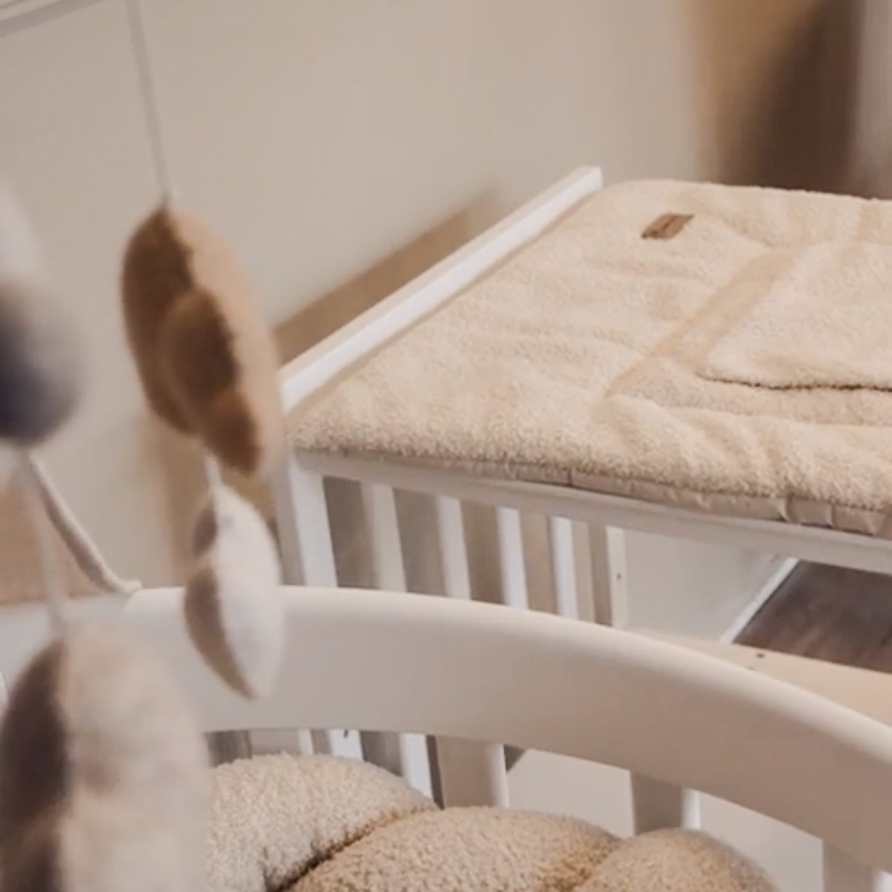 Wickelauflage Teddy Boucle mit Unterlage – natürlich & kuschelig für dein Baby