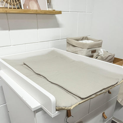 Wickelauflage Musselin mit Unterlage – natürlich & kuschelig für dein Baby