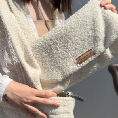 Wickelunterlage Teddystoff Bouclé – praktische Windeltasche für unterwegs
