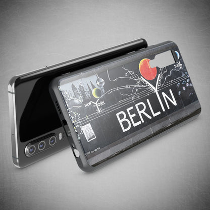 NALIA Hartglas Hülle kompatibel mit Huawei P30, Original Berlin Design Motiv Hardcase aus 9H Tempered Glass & Silikon Bumper, Kratzfeste Handyhülle Cover Case