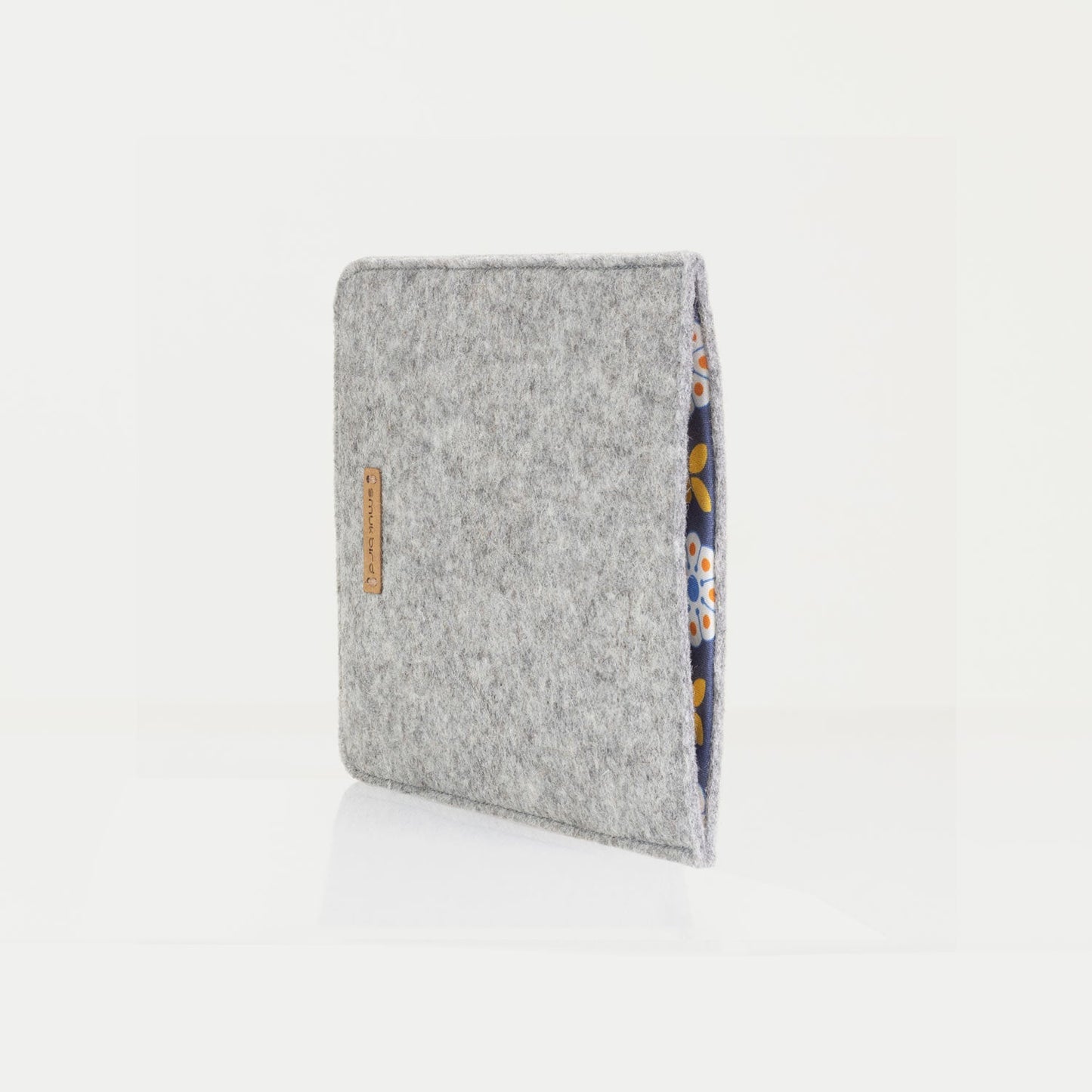 Kindle Scribe cover | made of felt and organic cotton | light grey - bloom | "LET" model