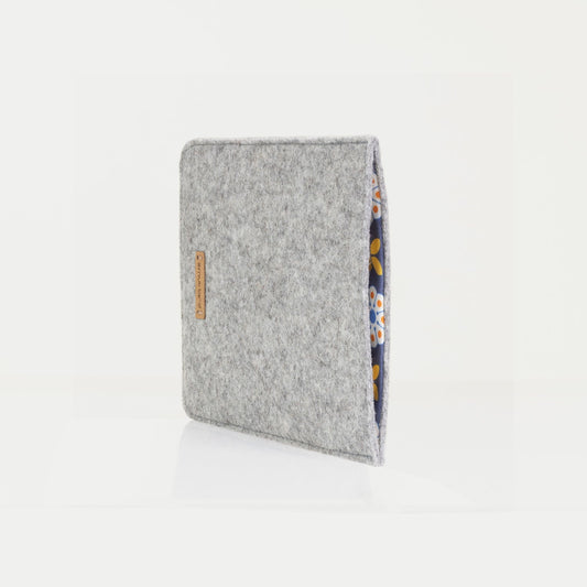 Hülle für Kindle Scribe | aus Filz und Bio-Baumwolle | hellgrau - bloom | Modell "LET"