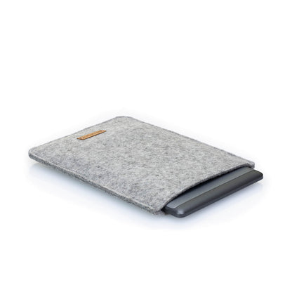 Hülle für Kindle Paperwhite 10 | aus Filz und Bio-Baumwolle | hellgrau - stripes | Modell "LET"