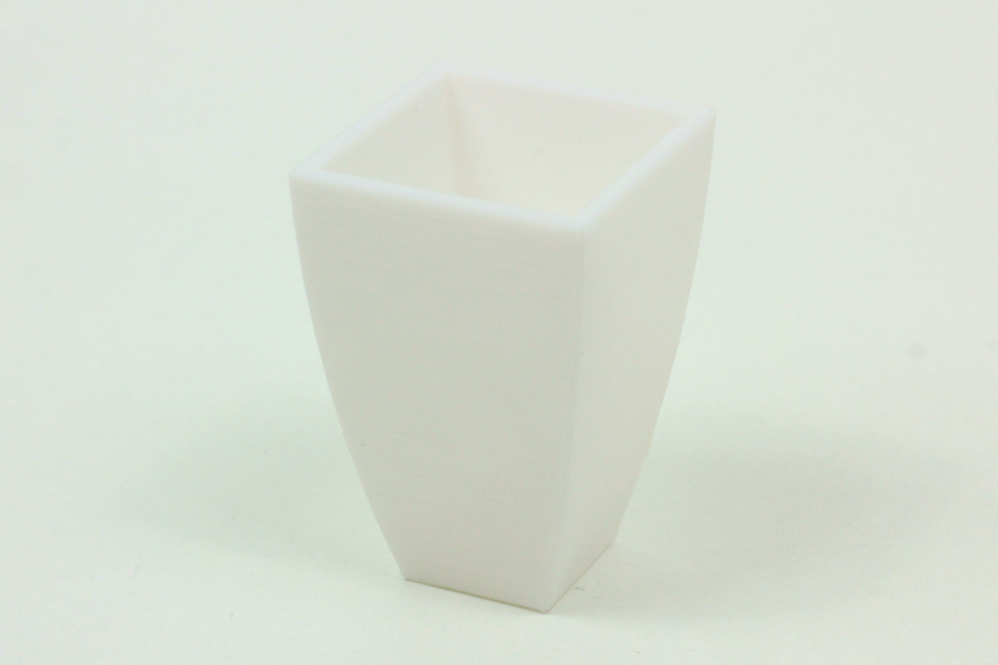 Modern Square Flower Pot | 1:12, 18, 24 Scale Dollhouse Decor | 3D Printed Miniature Made in Germany