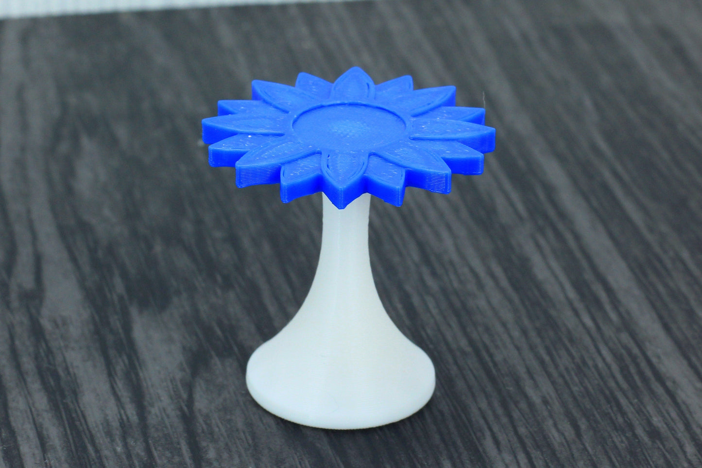 Colorful Sunflower Side Table - 1:12 Dollhouse Miniature Furniture
