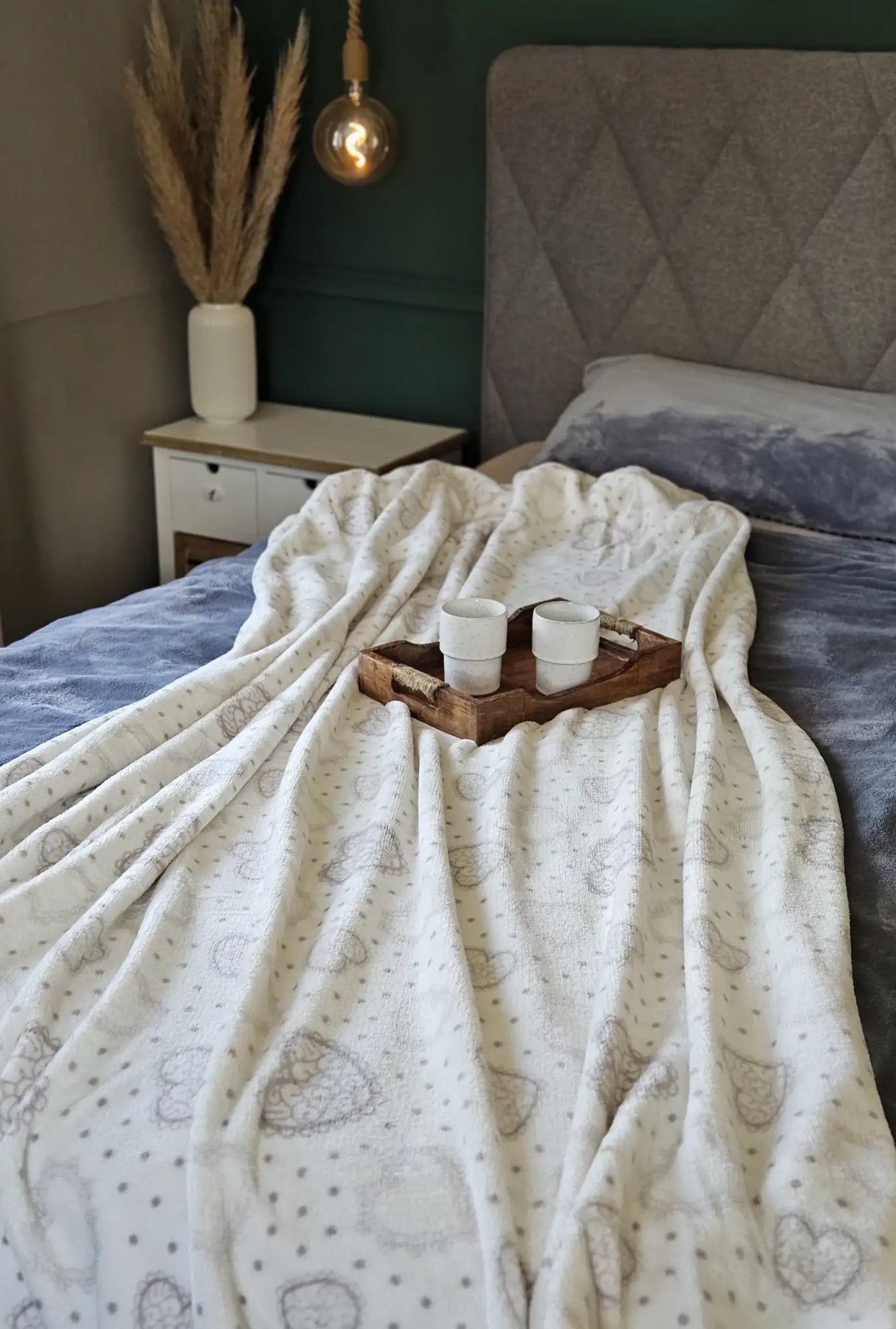 Kuscheldecke Decke Tagesdecke Herz 150x200 cm Creme Grau Beige Rot Wohndecke